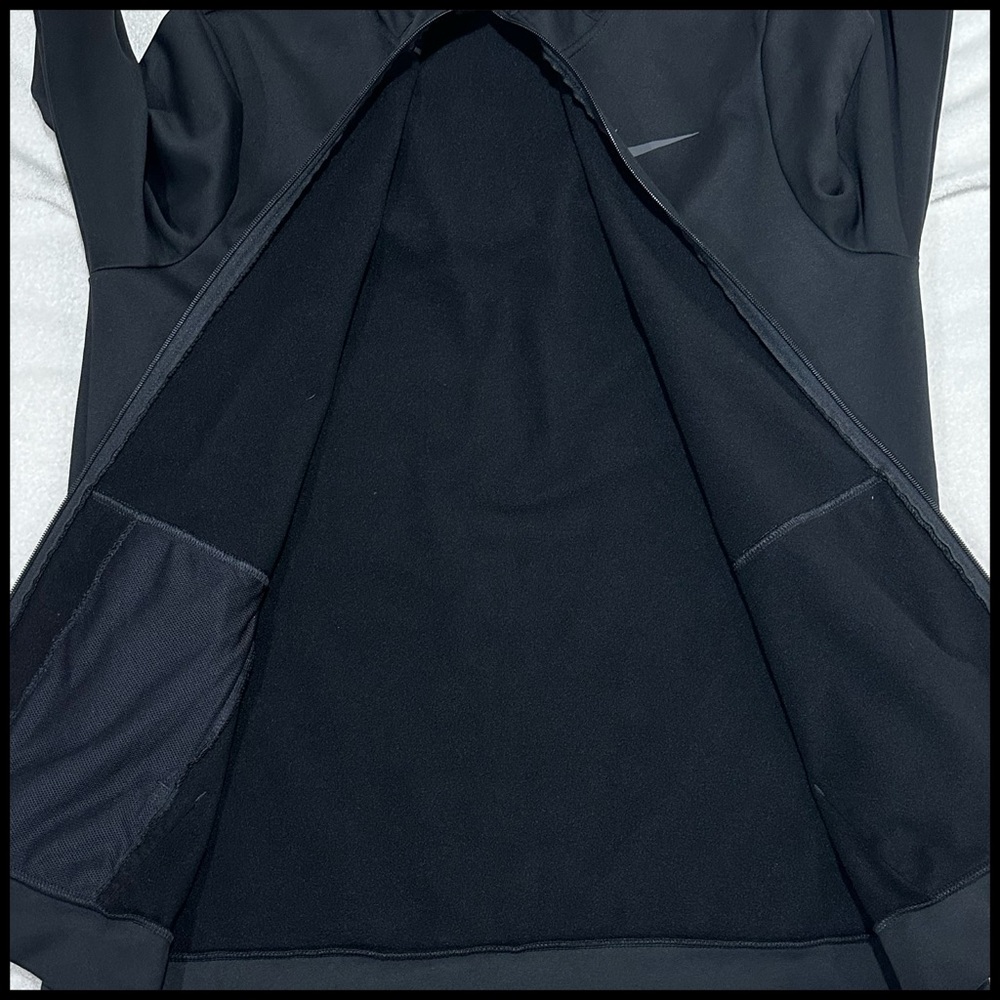 NikeThermaFit🔥🪶 XL Black Hooded Zip Up Jacket, 3 Pockets, Like New, Clean. Warm - Picture 10 of 17